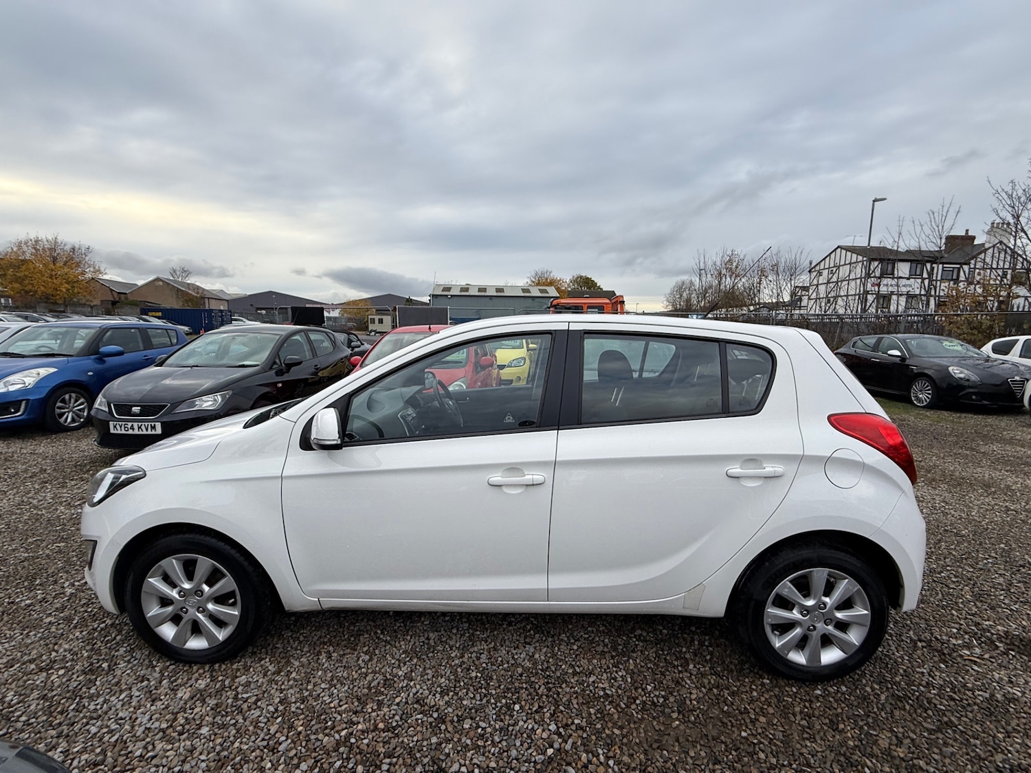 Used Hyundai i20 2013 for sale - 76692899: Photo 5