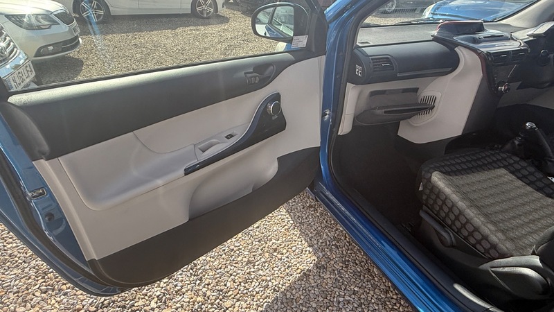 Used Toyota IQ 2011 for sale - 77649765: Photo 23