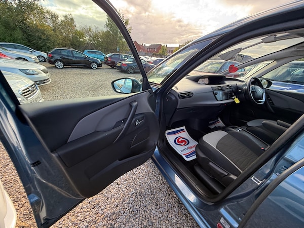 Used Citroen C4 Picasso 2016 for sale - 76097134: Photo 18