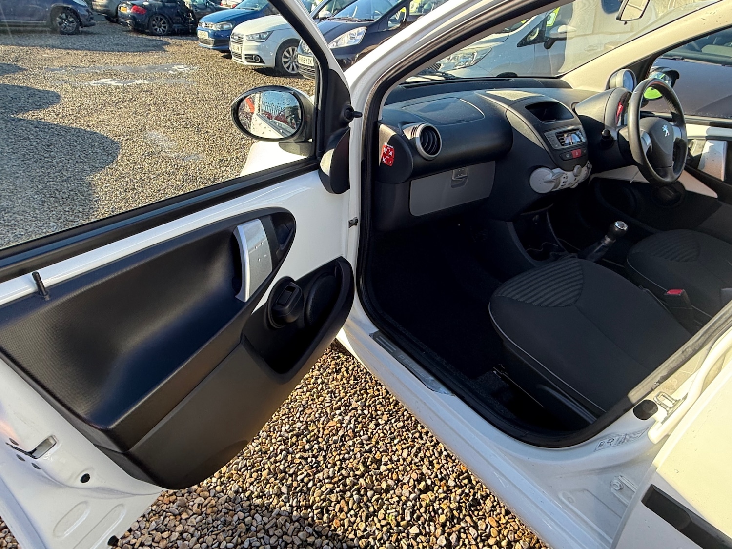 Used Peugeot 107 2013 for sale - 77562922: Photo 16