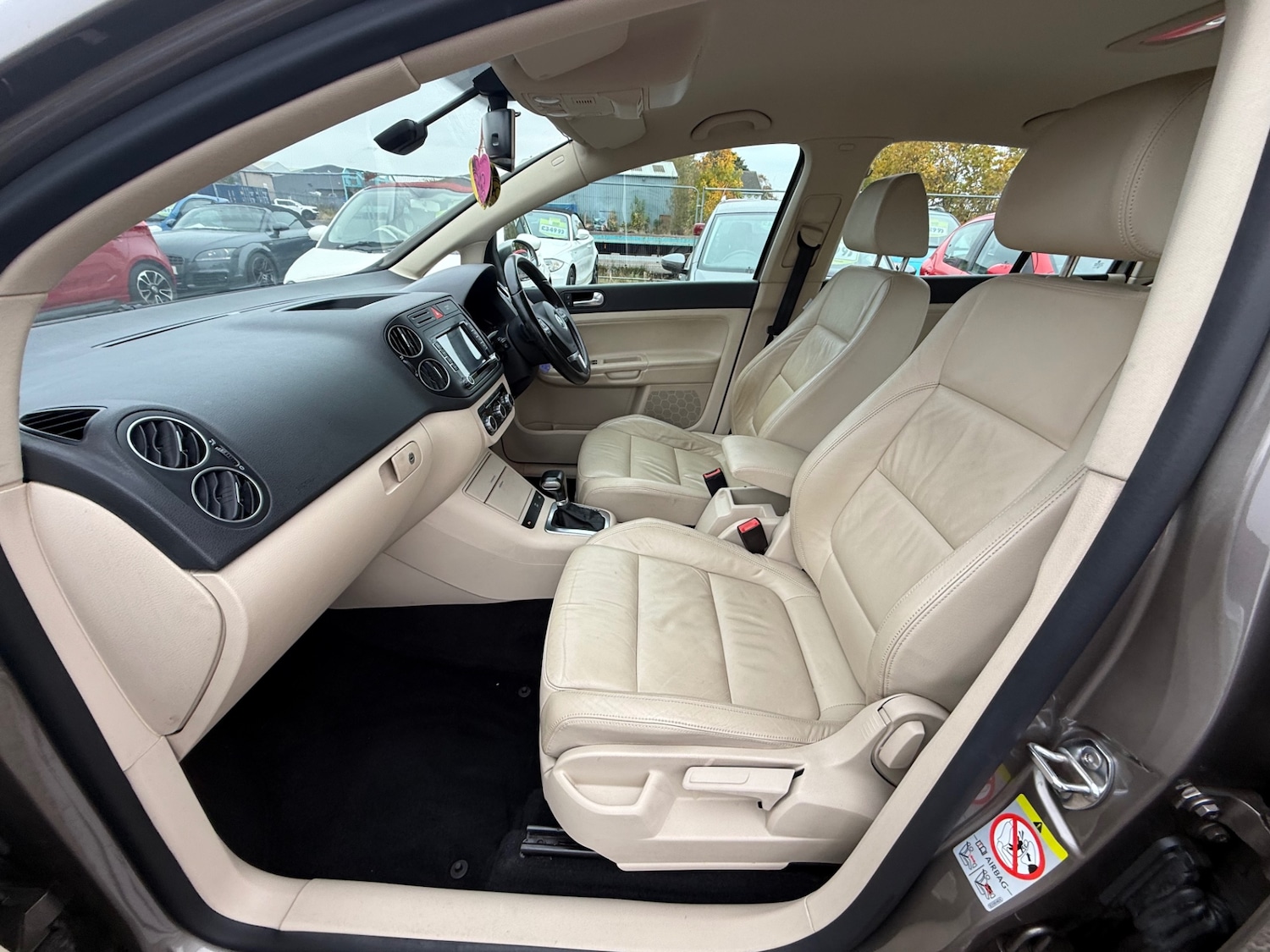 Used Volkswagen Golf Plus 2009 for sale - 76309618: Photo 19