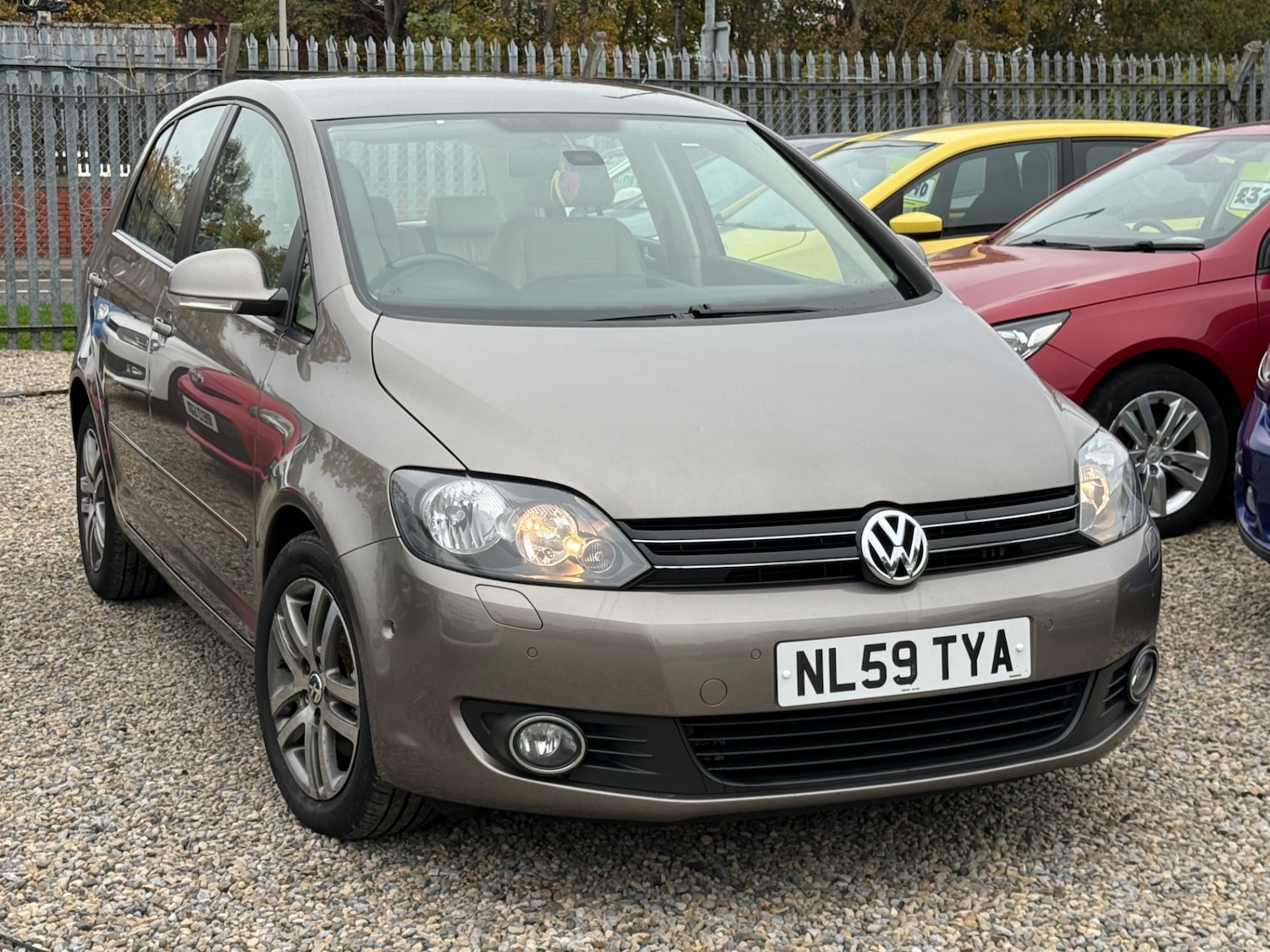 Used Volkswagen Golf Plus 2009 for sale - 76309618: Photo 2