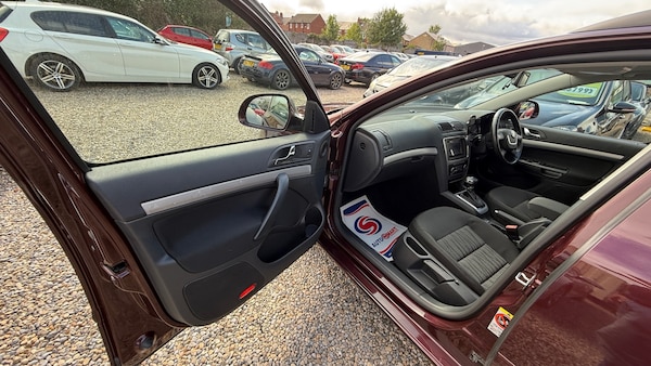 Used Skoda Octavia 2010 for sale - 75680100: Photo 21