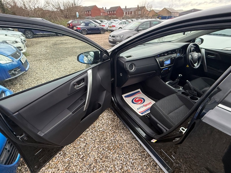 Used Toyota Auris 2014 for sale - 77649740: Photo 16