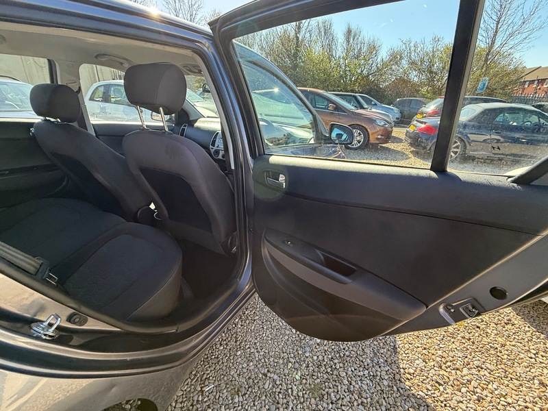 Used Hyundai i20 2011 for sale - 78154647: Photo 27