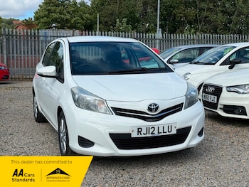 Used Toyota Yaris 2012 for sale - 79328099: Photo