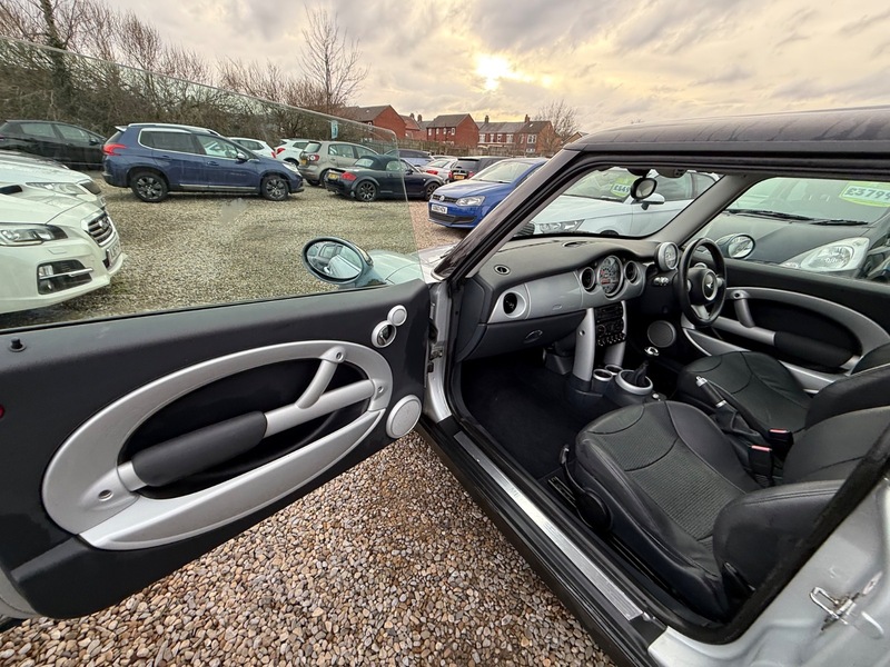 Used MINI Hatch 2004 for sale - 77649737: Photo 16