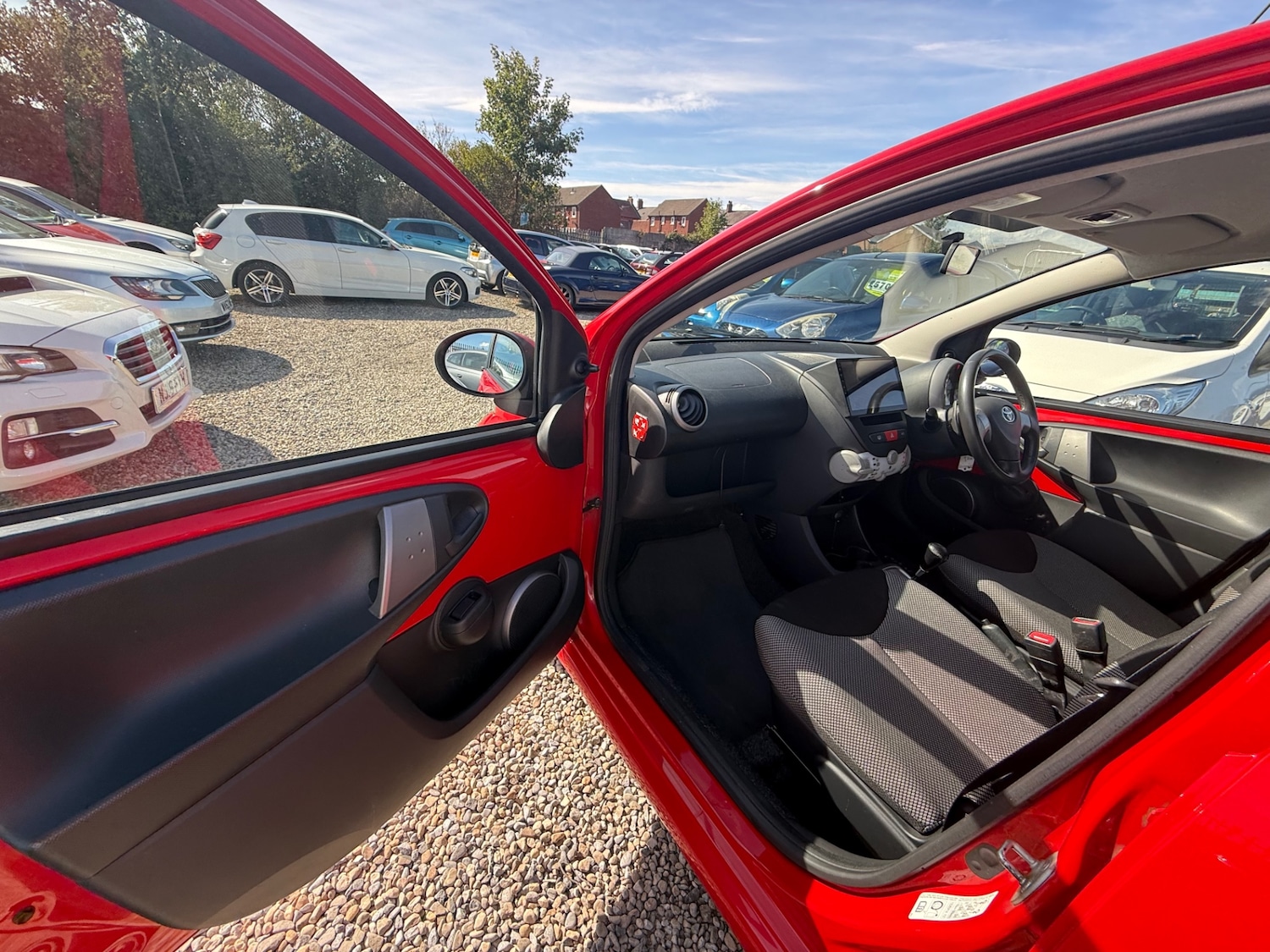 Used Toyota AYGO 2013 for sale - 75951681: Photo 15