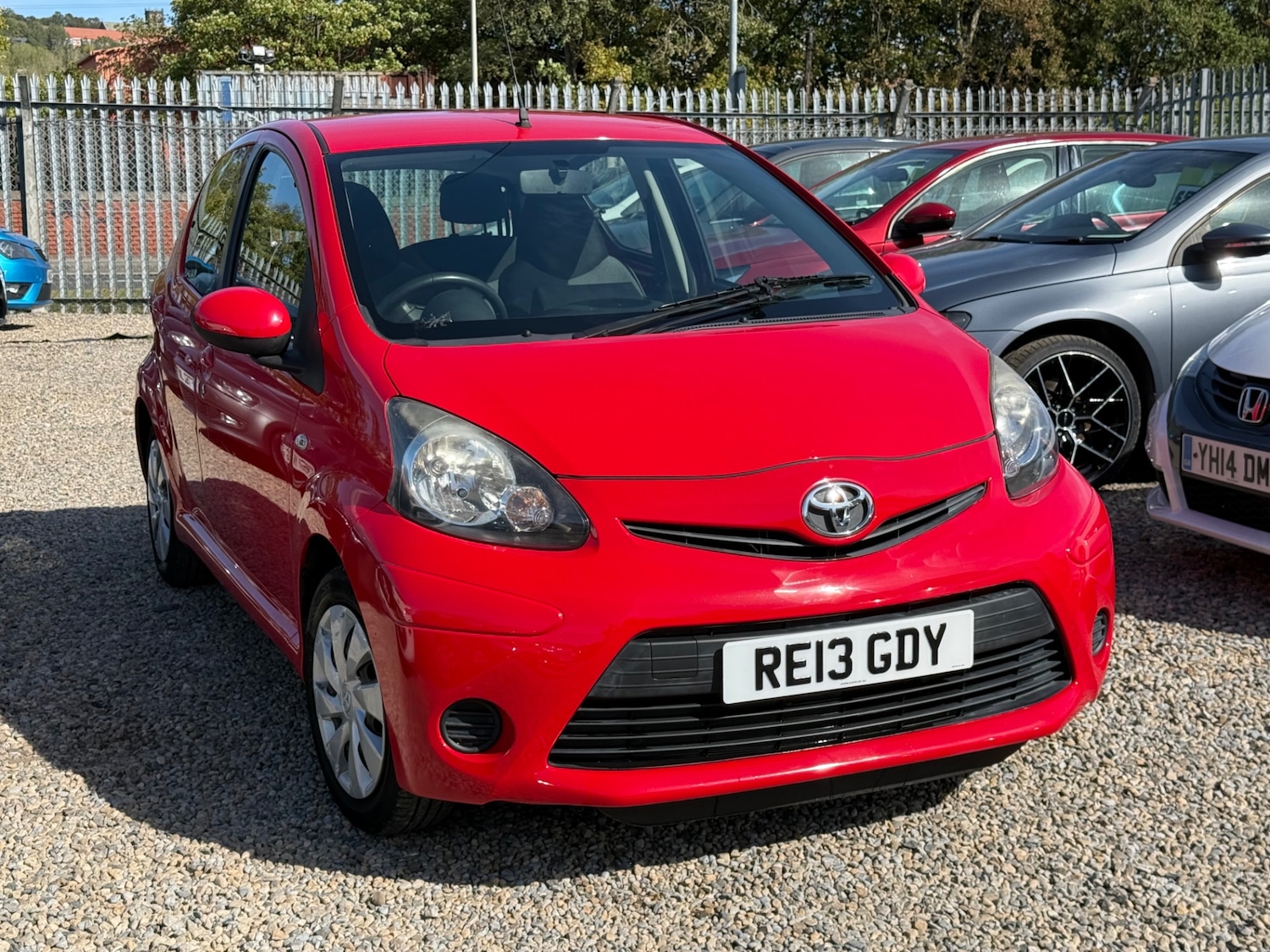 Used Toyota AYGO 2013 for sale - 75951681: Photo 2