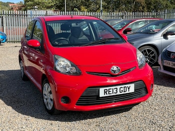 Used Toyota AYGO 2013 for sale - 75951681: Photo 2