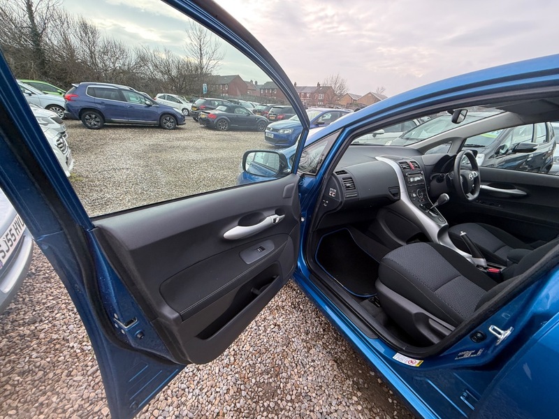 Used Toyota Auris 2010 for sale - 77798492: Photo 29