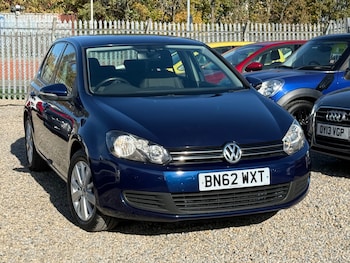 Volkswagen - Golf