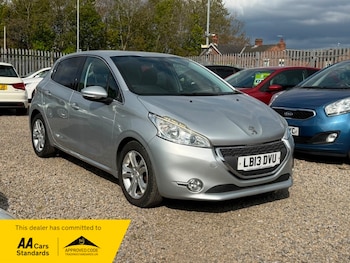 Used Peugeot 208 2013 for sale - 78534382: Photo