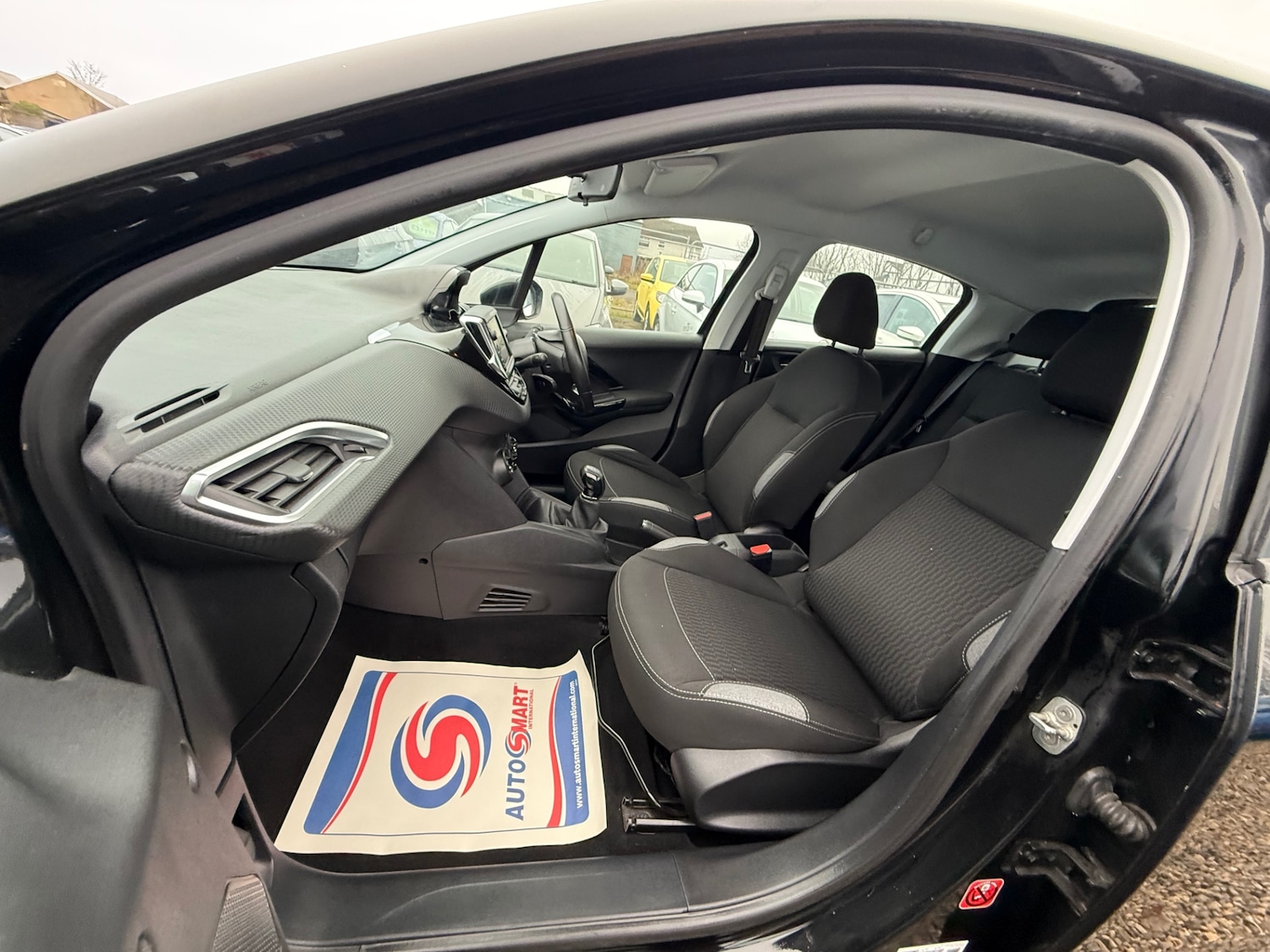 Used Peugeot 208 2016 for sale - 77025282: Photo 17