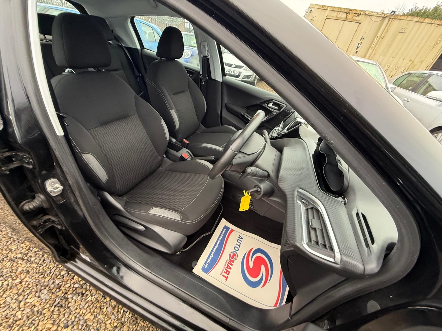 Used Peugeot 208 2016 for sale - 77025282: Photo 28