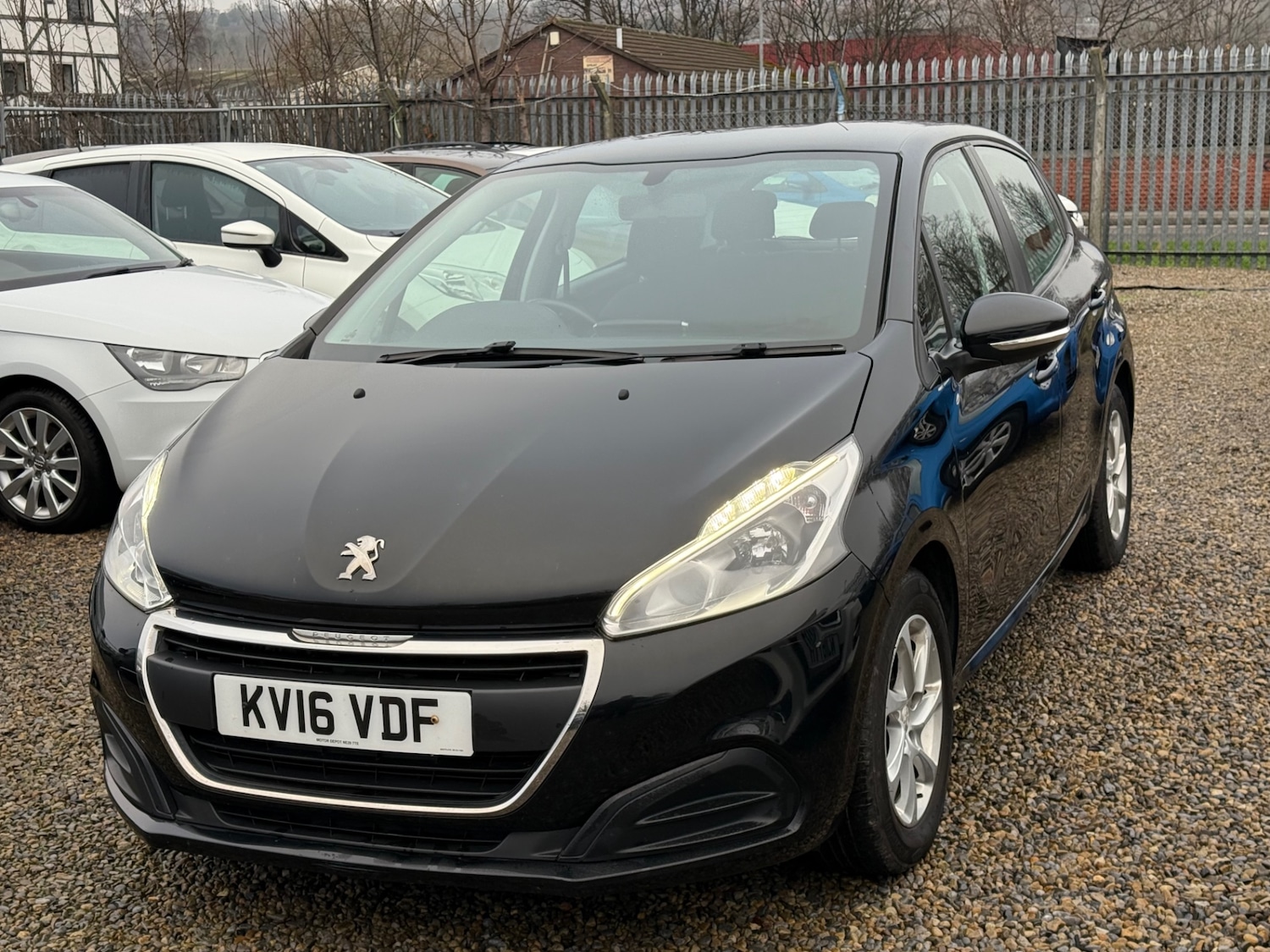 Used Peugeot 208 2016 for sale - 77025282: Photo 6