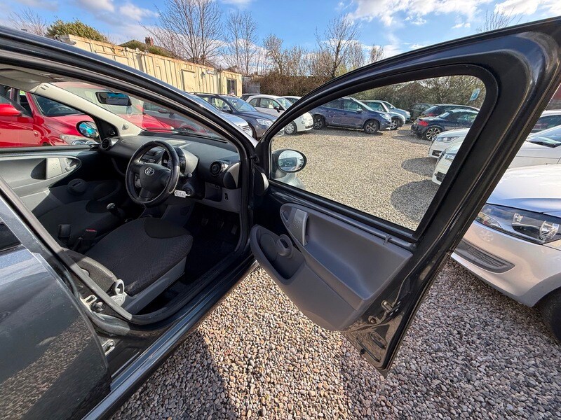 Used Toyota AYGO 2011 for sale - 78154701: Photo 23