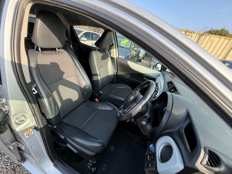 Used Toyota Yaris 2013 for sale - 77781227: Photo 28