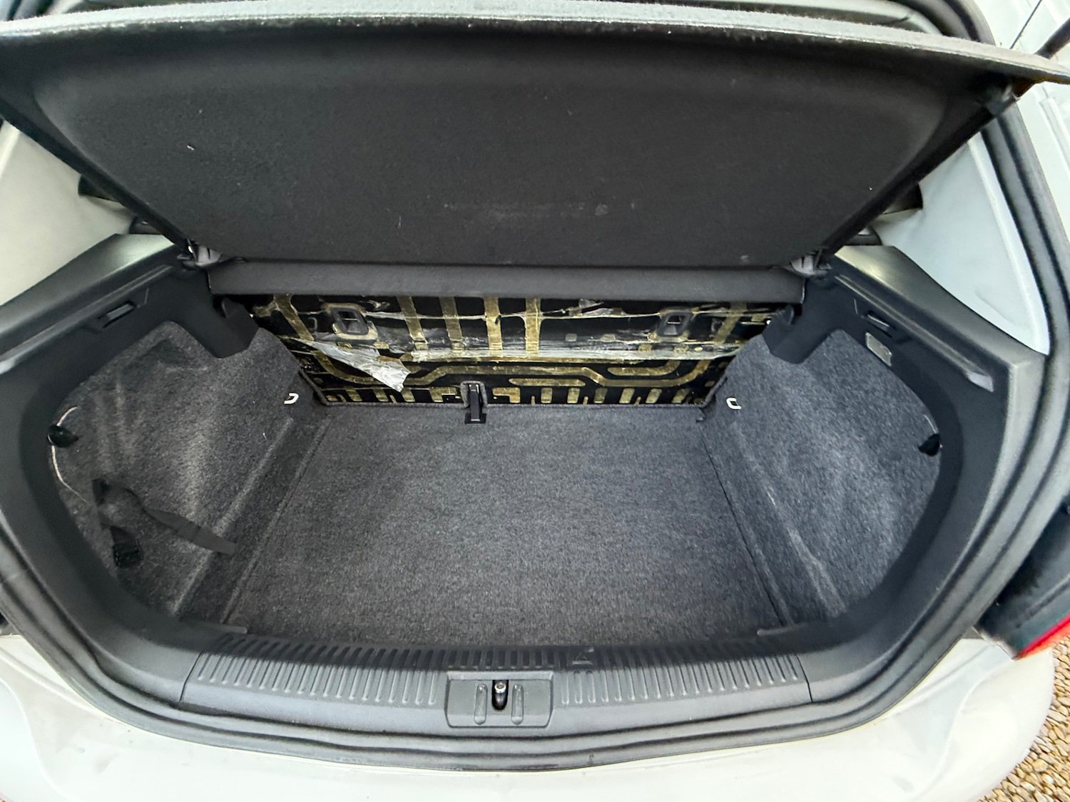 Used Volkswagen Polo 2010 for sale - 76970055: Photo 25