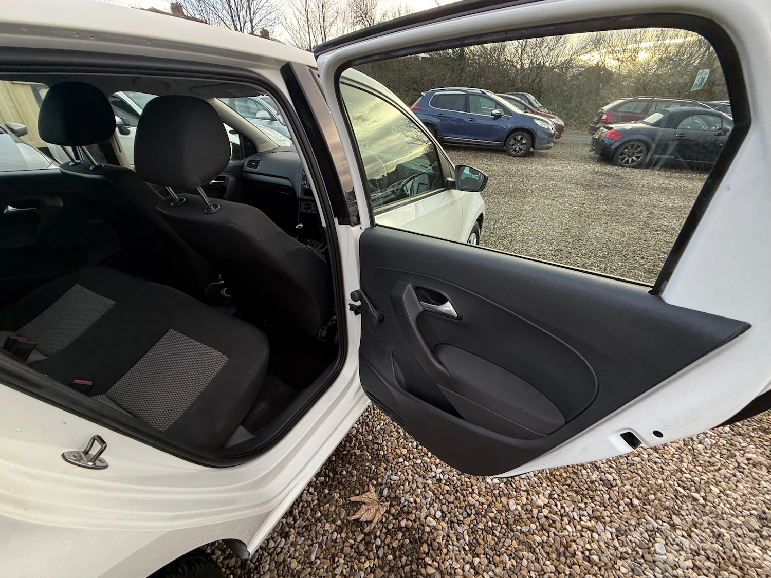 Used Volkswagen Polo 2010 for sale - 76970055: Photo 28