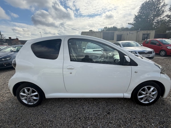 Used Toyota AYGO 2013 for sale - 76156692: Photo 25