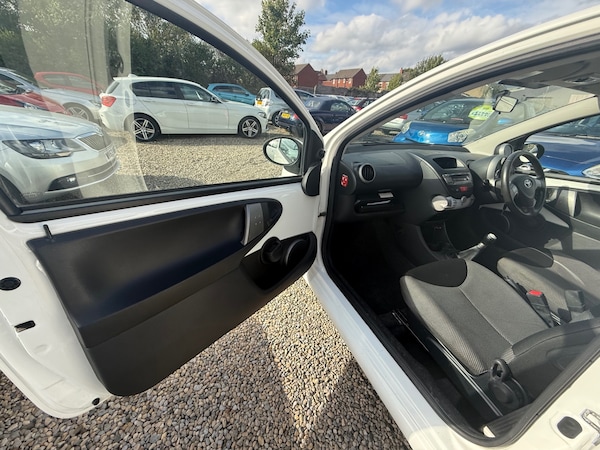 Used Toyota AYGO 2013 for sale - 76156692: Photo 28