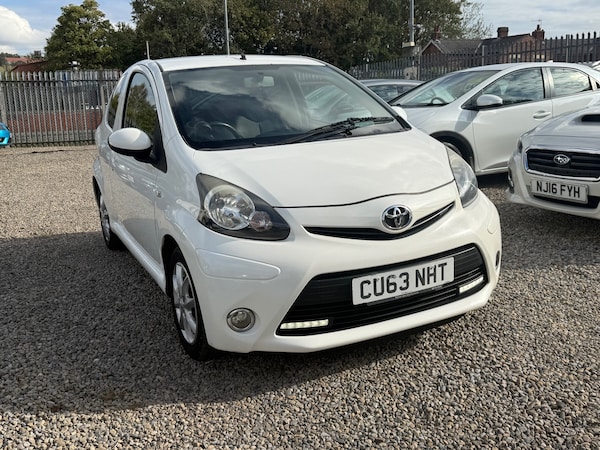 Used Toyota AYGO 2013 for sale - 76156692: Photo 2