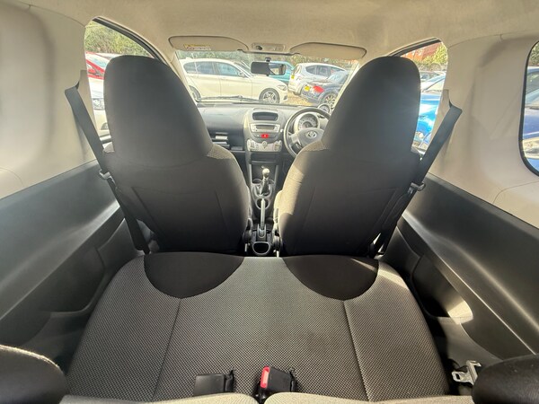 Used Toyota AYGO 2013 for sale - 76156692: Photo 33