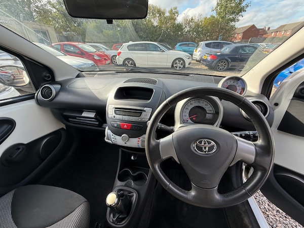 Used Toyota AYGO 2013 for sale - 76156692: Photo 37