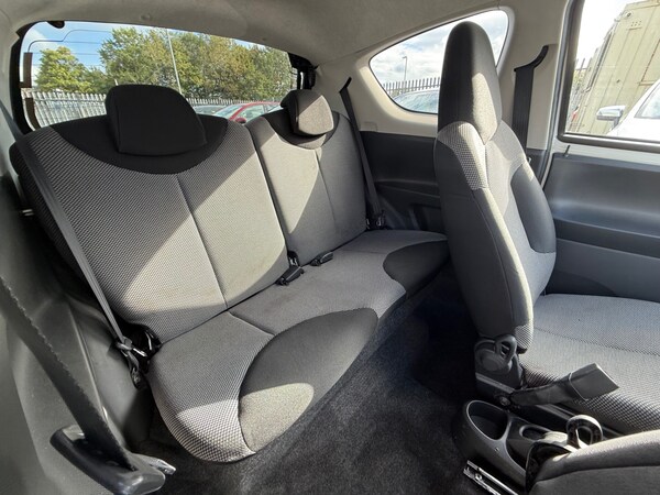 Used Toyota AYGO 2013 for sale - 76156692: Photo 38