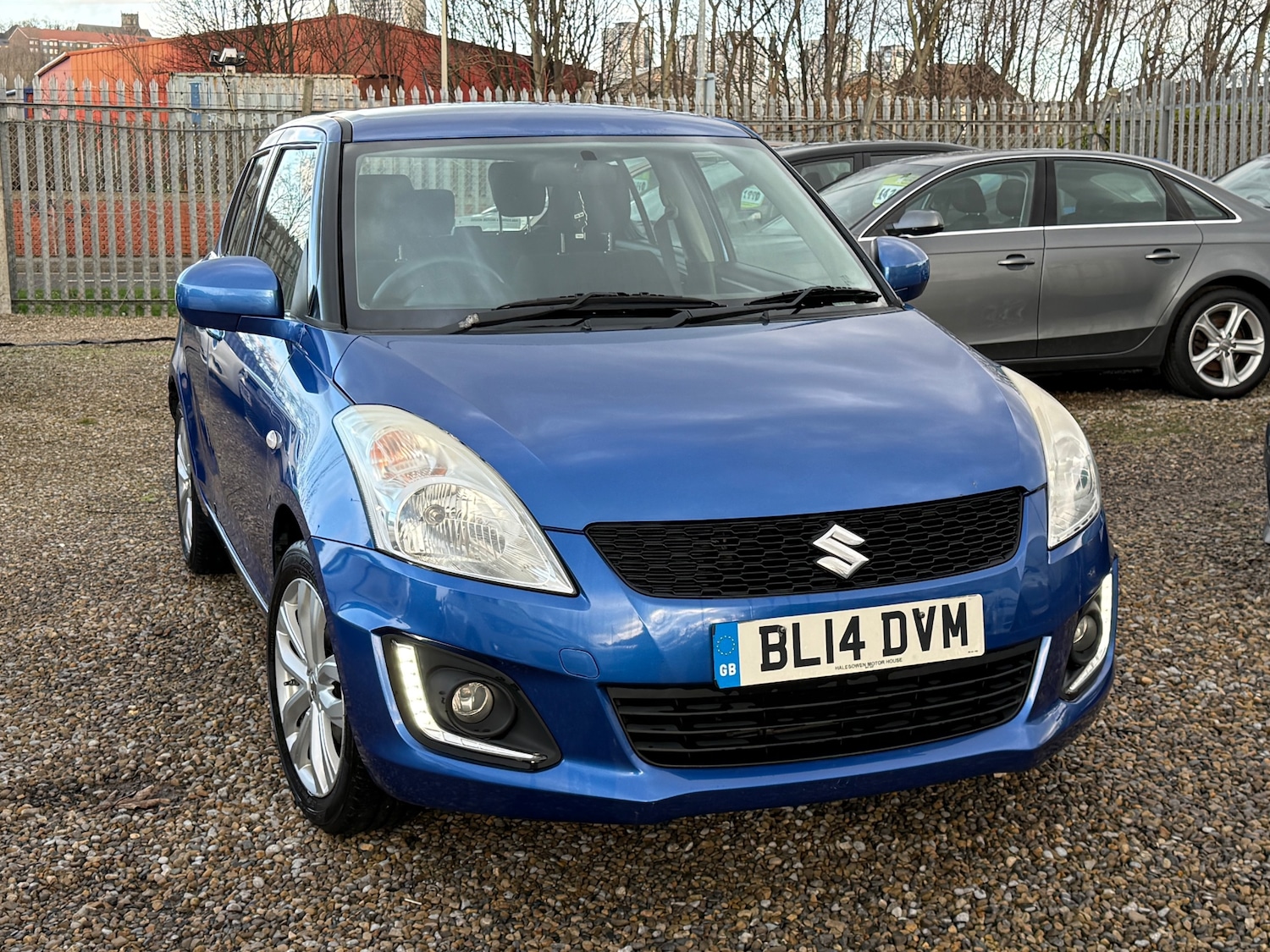 Used Suzuki Swift 2014 for sale - 76971674: Photo 1