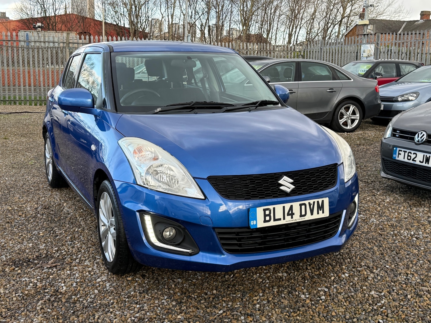 Used Suzuki Swift 2014 for sale - 76971674: Photo 2