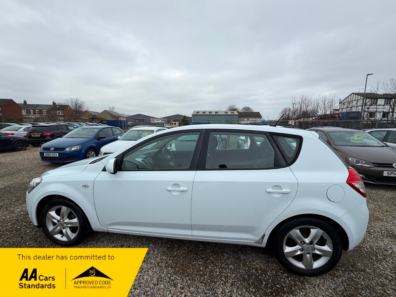Used Kia Ceed 2011 for sale - 77649747: Photo 4