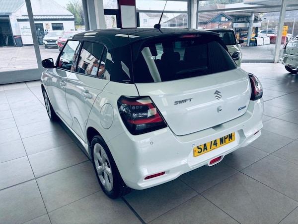 Used Suzuki Swift 2024 for sale - 76296893: Photo 6