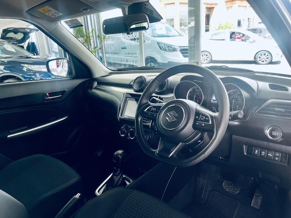 Used Suzuki Swift 2023 for sale - 76296900: Photo 10