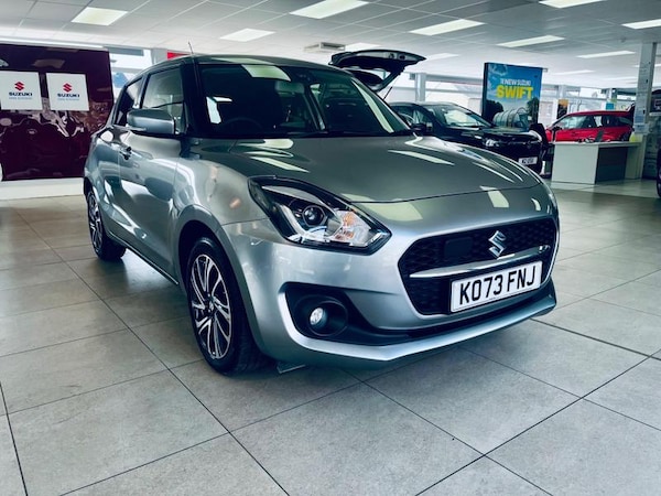 Used Suzuki Swift 2023 for sale - 76296900: Photo 2