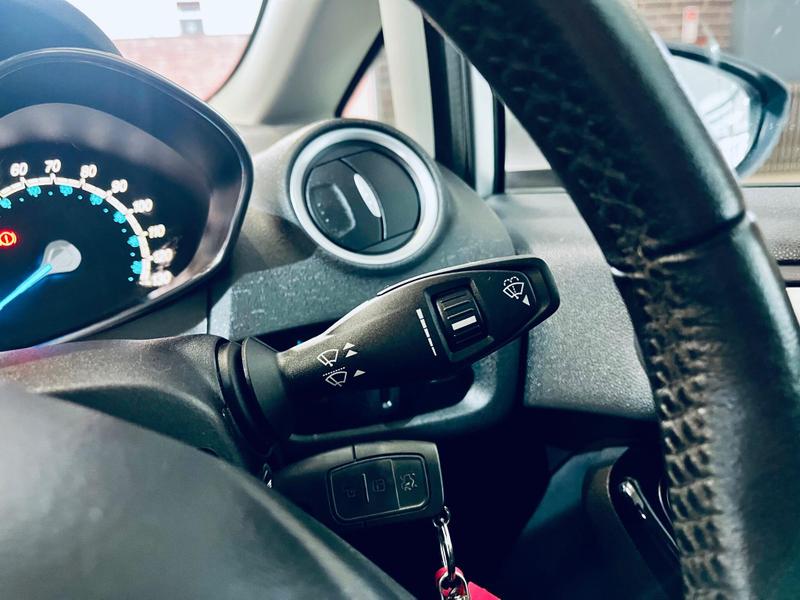 Used Ford Fiesta 2015 for sale - 76296912: Photo 17