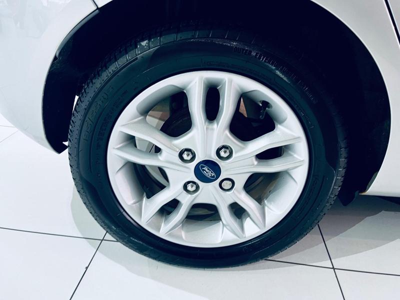 Used Ford Fiesta 2015 for sale - 76296912: Photo 21