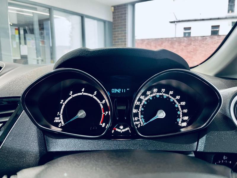 Used Ford Fiesta 2015 for sale - 76296912: Photo 24