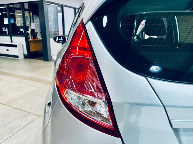 Used Ford Fiesta 2015 for sale - 76296912: Photo 30