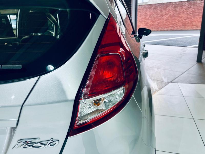 Used Ford Fiesta 2015 for sale - 76296912: Photo 31