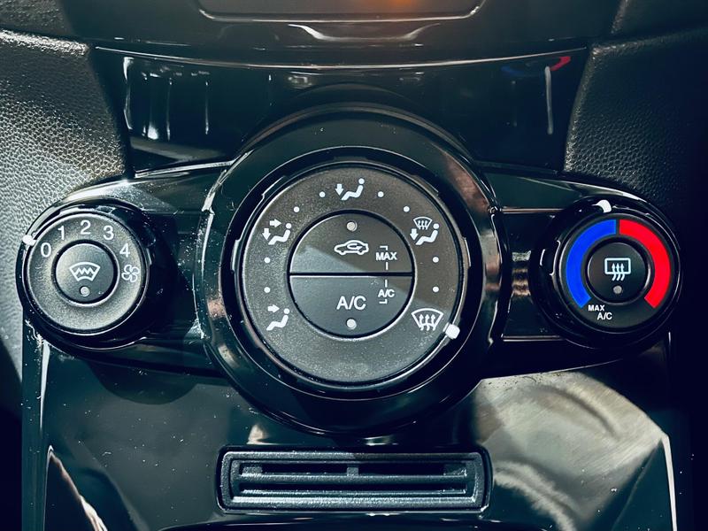 Used Ford Fiesta 2015 for sale - 76296912: Photo 42