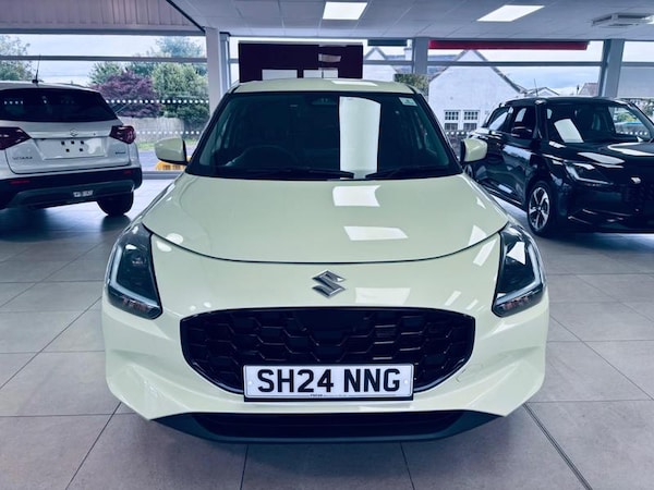 Used Suzuki Swift 2024 for sale - 76296872: Photo 3