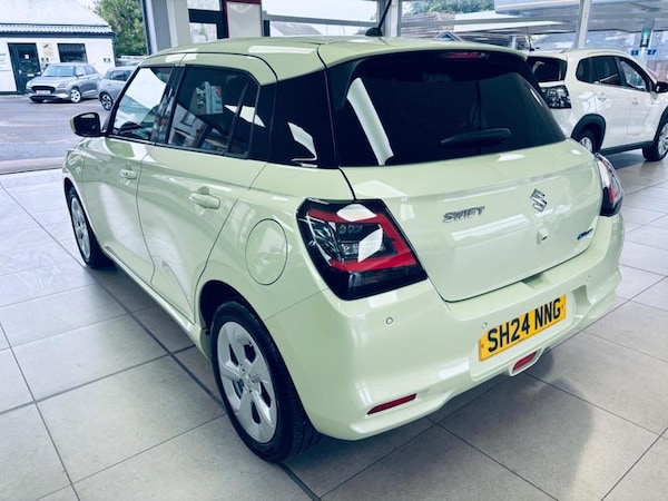 Used Suzuki Swift 2024 for sale - 76296872: Photo 8