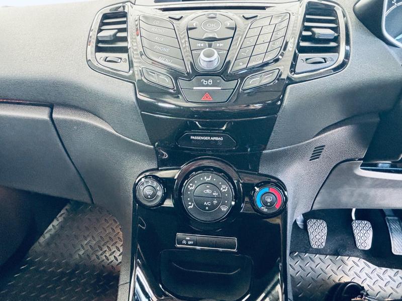 Used Ford Fiesta 2015 for sale - 76467851: Photo 40