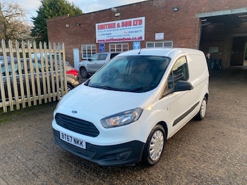 Used Ford Transit Courier 2017 for sale - 77555006: Photo