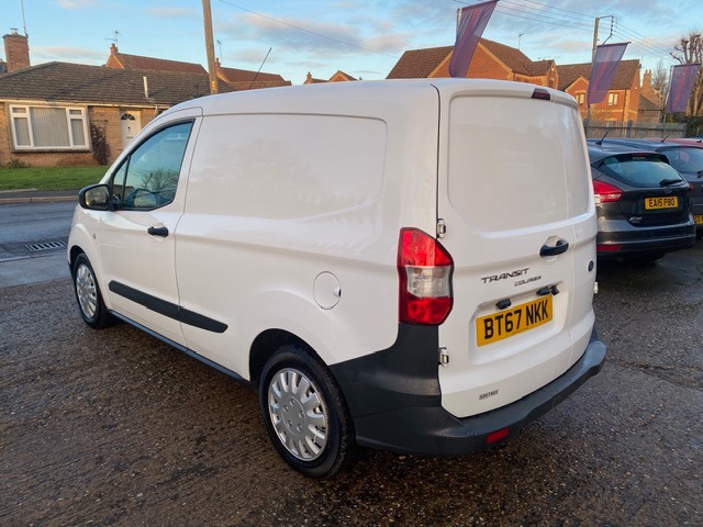 Used Ford Transit Courier 2017 for sale - 77555006: Photo 2