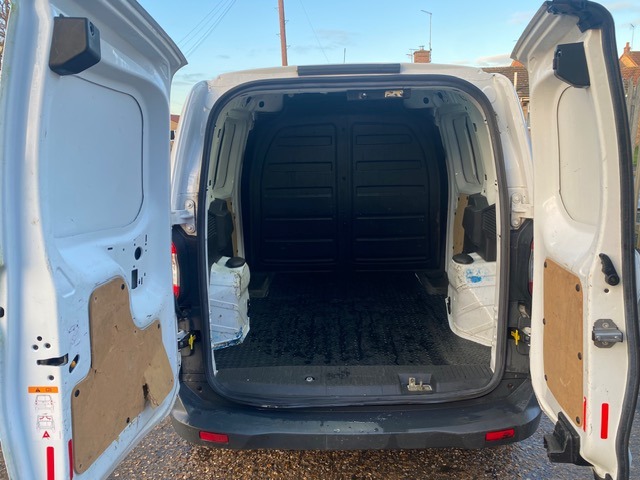 Used Ford Transit Courier 2017 for sale - 77555006: Photo 6