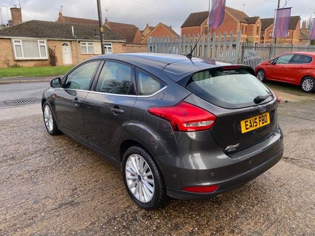 Used Ford Focus 2015 for sale - 77555029: Photo 2