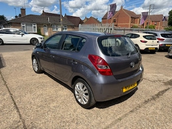 Used Hyundai i20 2011 for sale - 78927529: Photo
